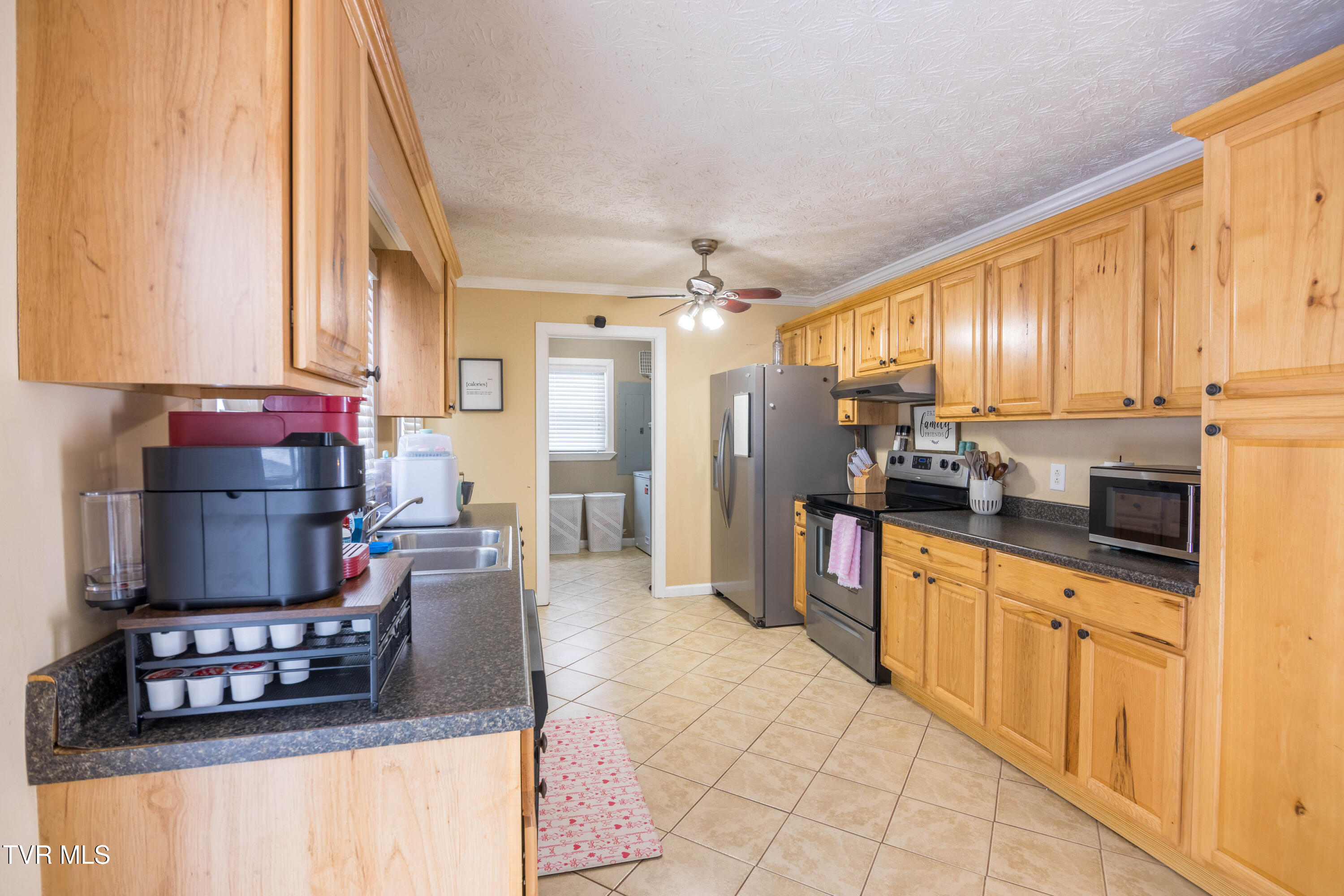 324 Juniper Street Greeneville, TN 37745 - Photo 10 of 21 087A1418-HDR