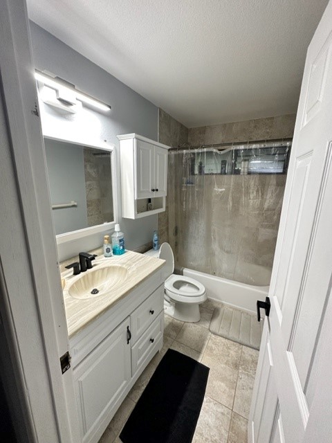 4121 Rice Street, Unit 402 Lihue, HI 96766 - Photo 8 of 20 a bathroom with a sink a toilet and shower