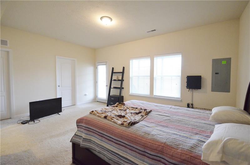 19 Roosevelt Drive McKees Rocks, PA 15136 - Photo 18 of 20 Gallery Image 18