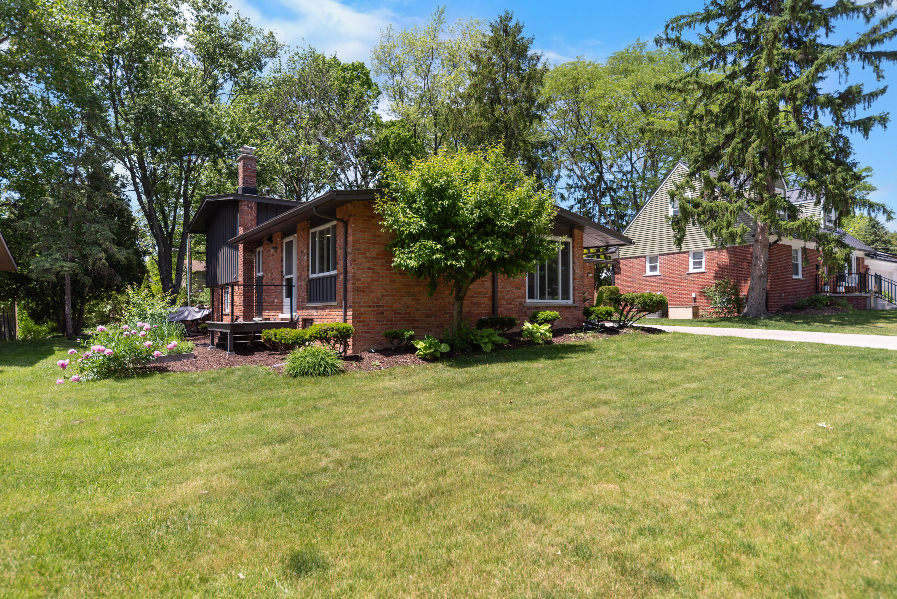 2740 Manchester Road Ann Arbor, MI 48104 - Photo 48 of 55 00__15