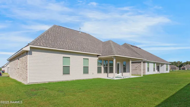 $2,000 | 117 Steep Meadows, Lafayette, LA 70506