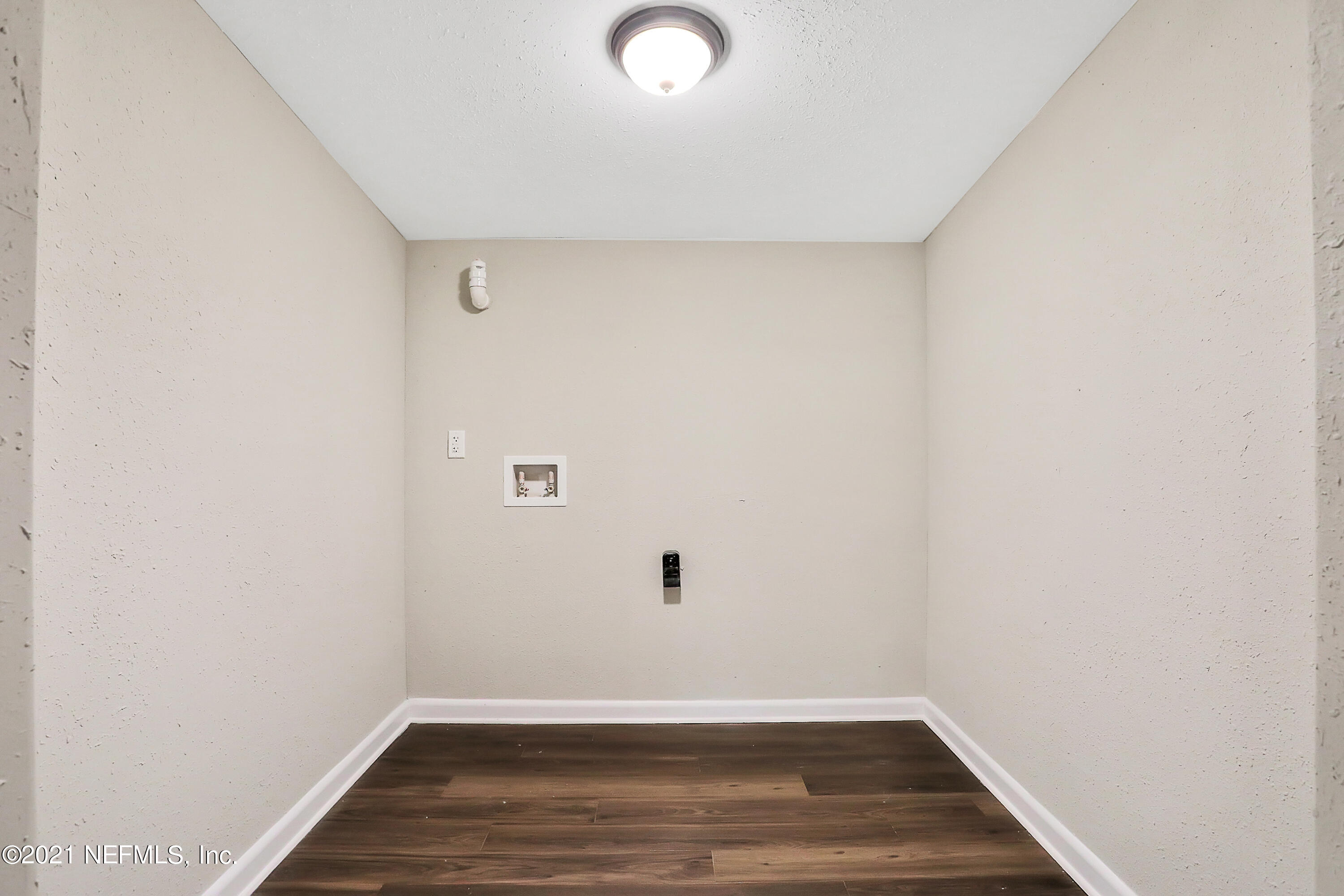 6823 Morgana Road North Jacksonville, FL 32211 - Photo 21 of 23 Laundry Room