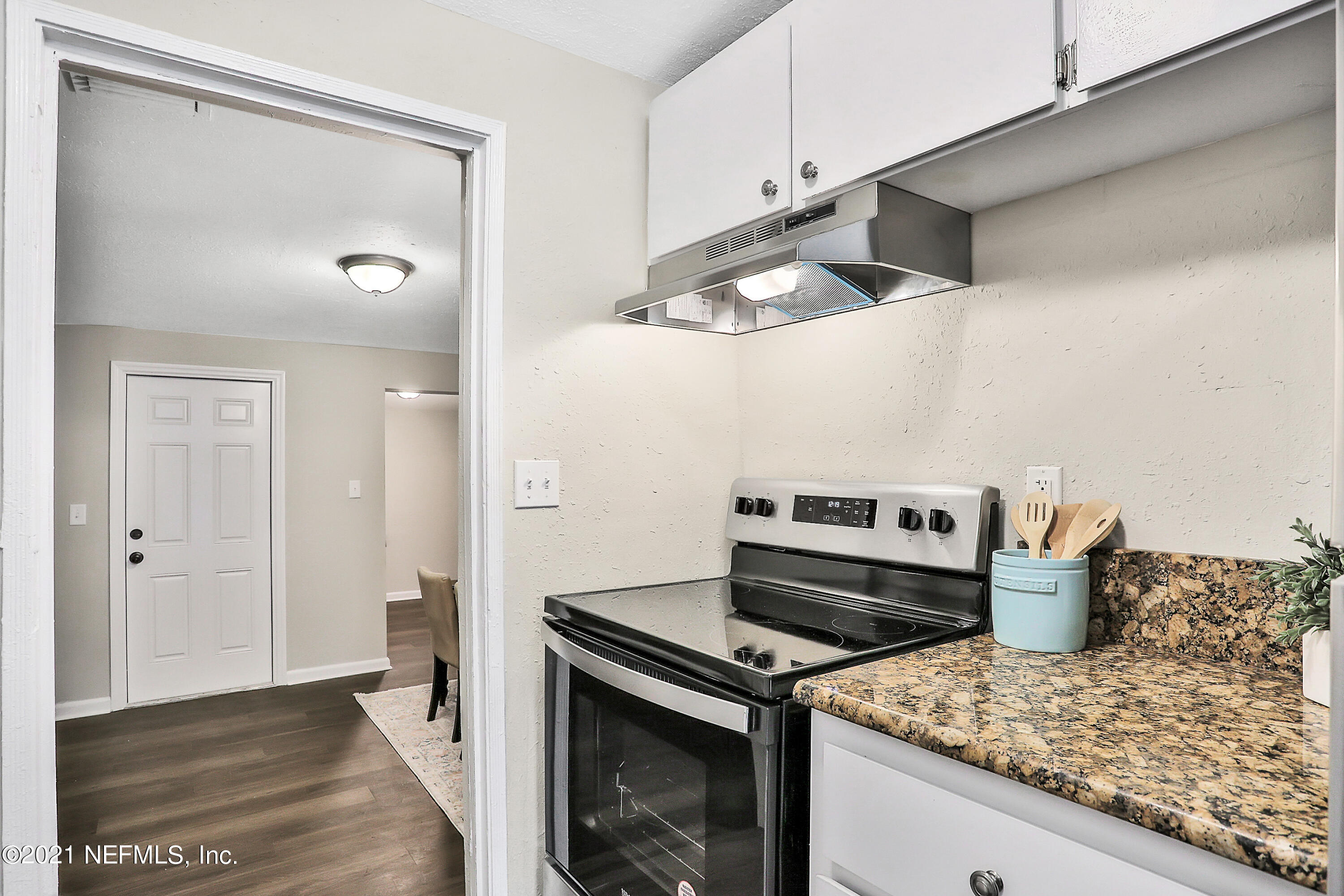 6823 Morgana Road North Jacksonville, FL 32211 - Photo 10 of 23 Kitchen