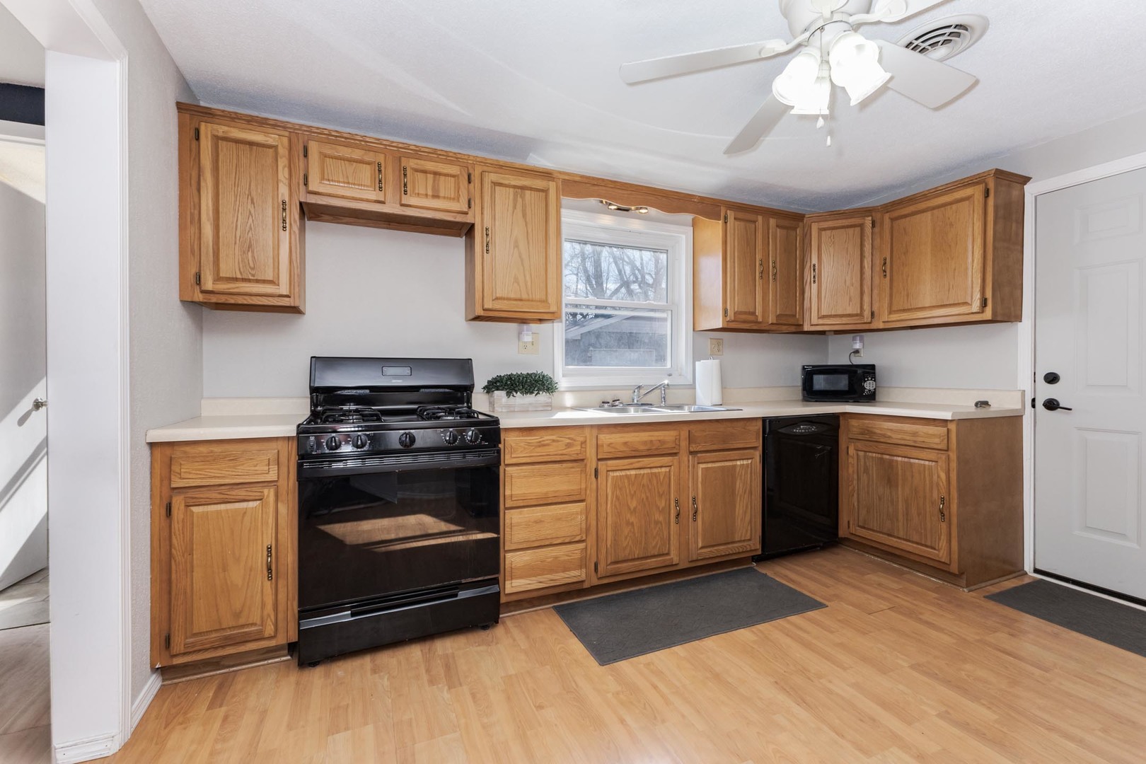 306 East Cooper Street Colfax, IL 61728 - Photo 20 of 49