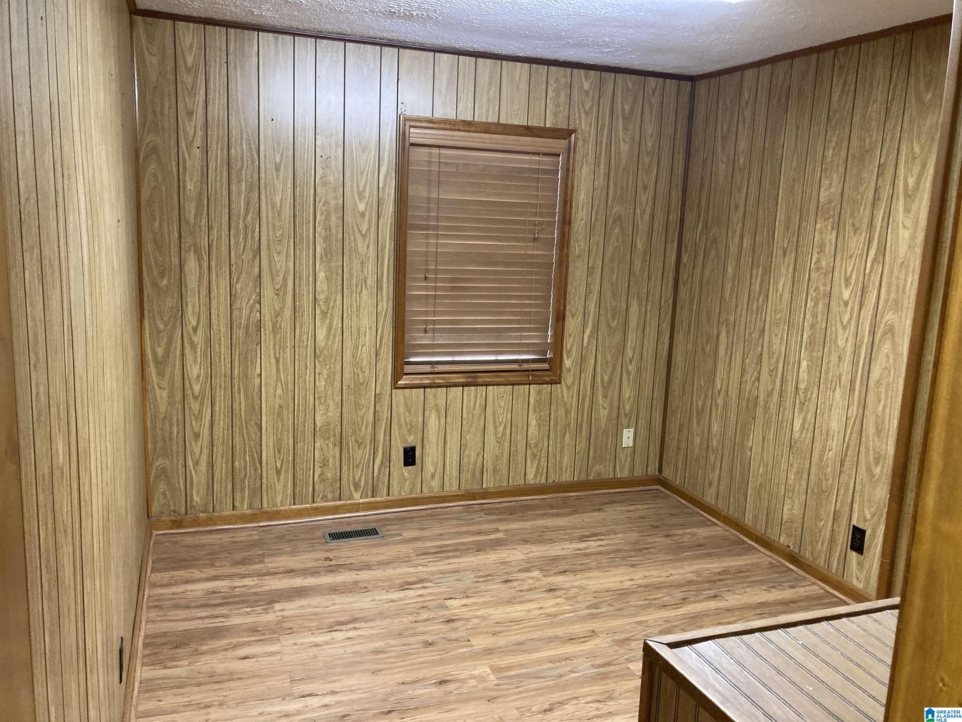 910 Bankhead Boulevard Talladega, AL 35160 - Photo 8 of 24