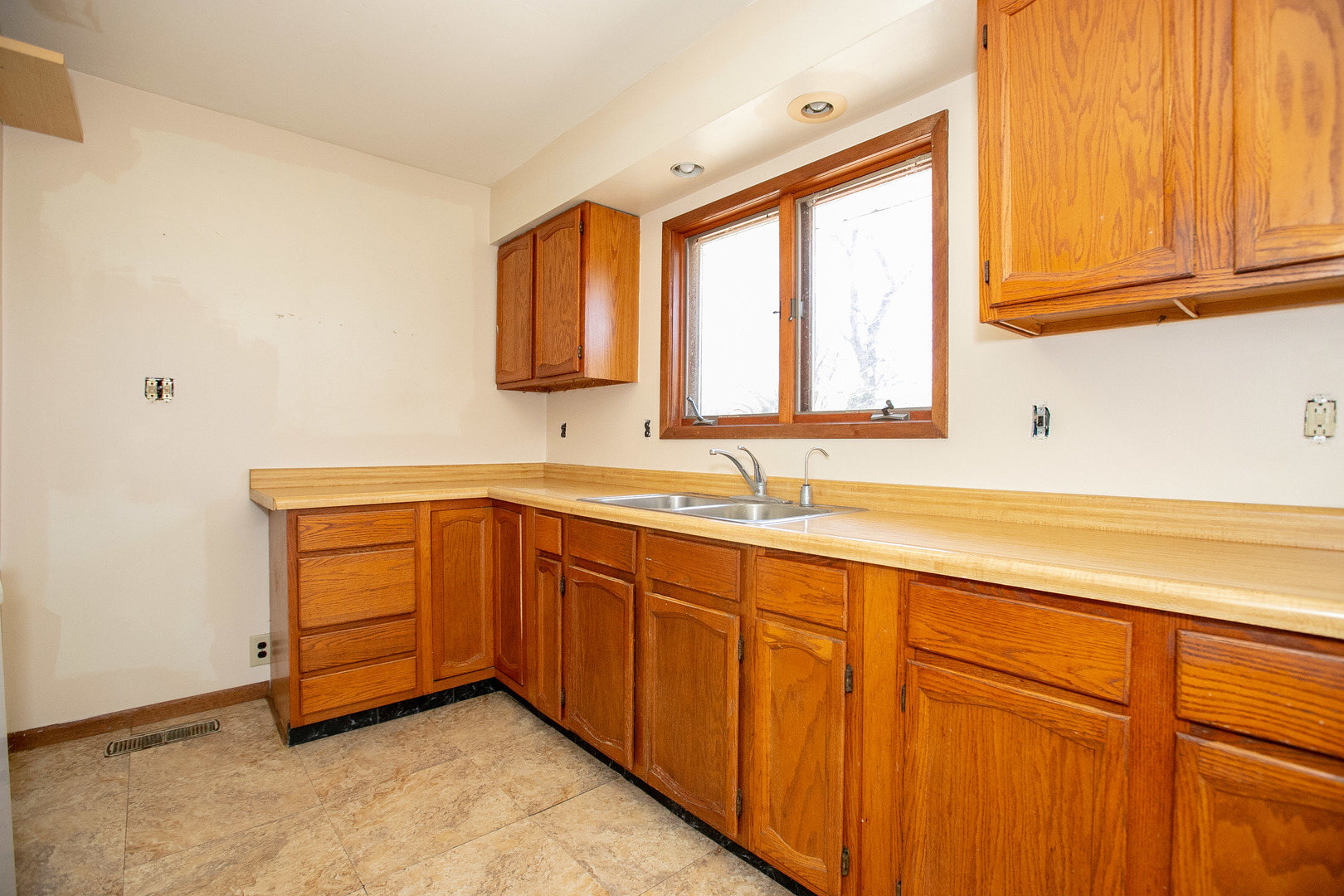 33144 East Five Points Road Kingston, IL 60145 - Photo 4 of 33