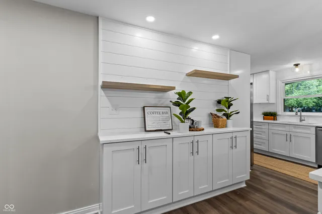 $379,900 | 7118 Mikesell Drive, Indianapolis, IN 46260