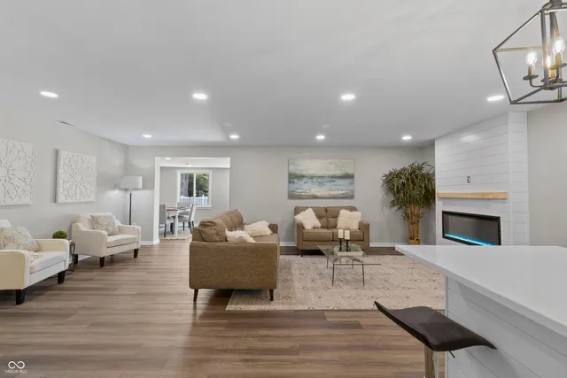 $379,900 | 7118 Mikesell Drive, Indianapolis, IN 46260