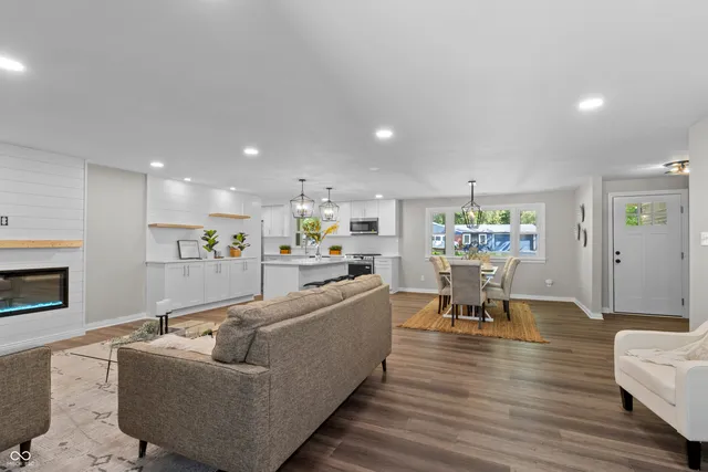 $379,900 | 7118 Mikesell Drive, Indianapolis, IN 46260