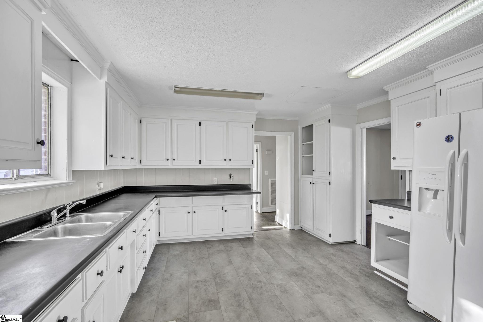 405 Agnew Road Greenville, SC 29617 - Photo 2 of 31 Gallery Image 2