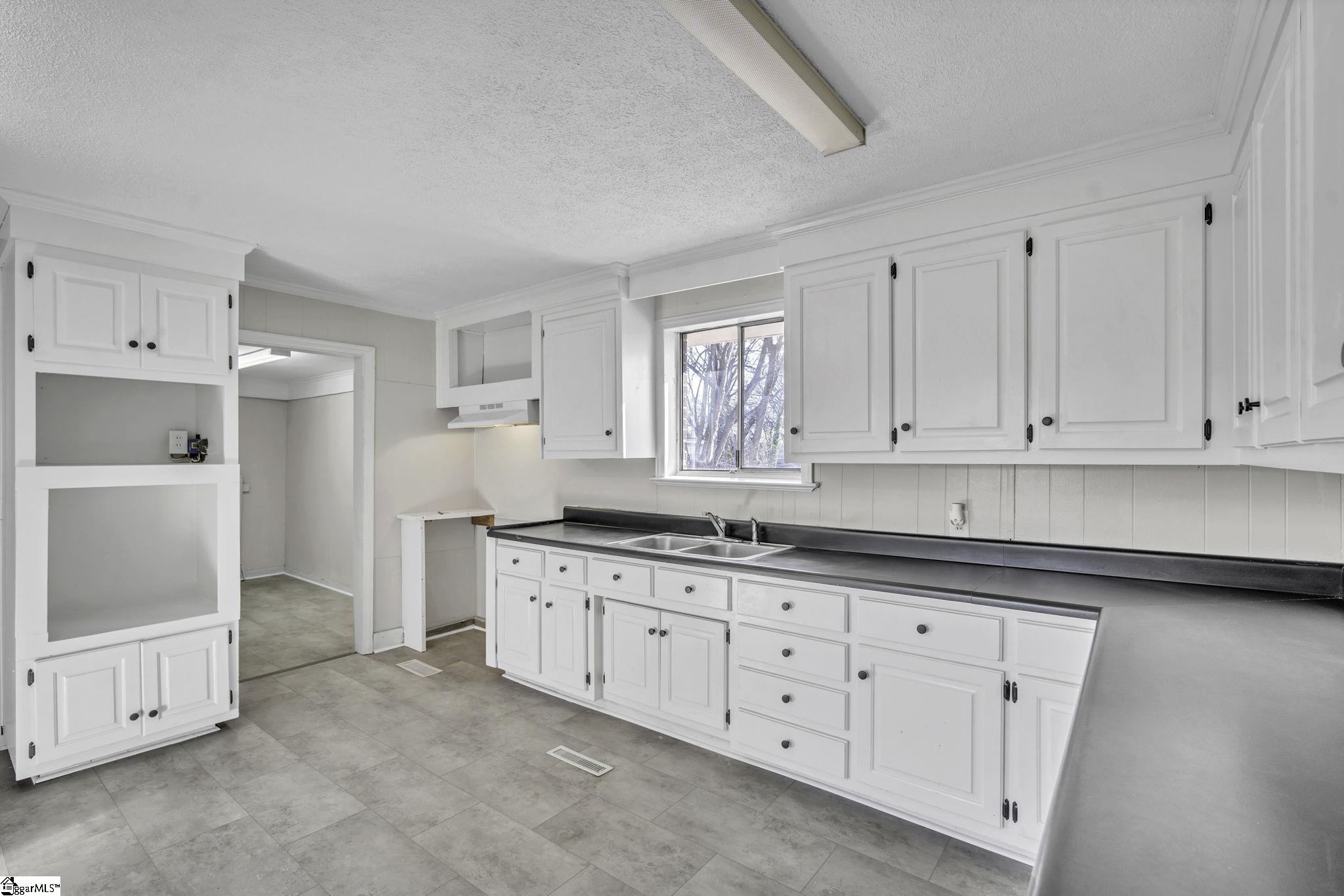 405 Agnew Road Greenville, SC 29617 - Photo 6 of 31 Gallery Image 6