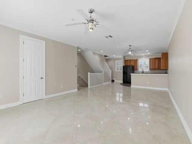 $3,100 | 2502 North Dixie Highway, Unit 15, Lake Worth Beach, FL 33460