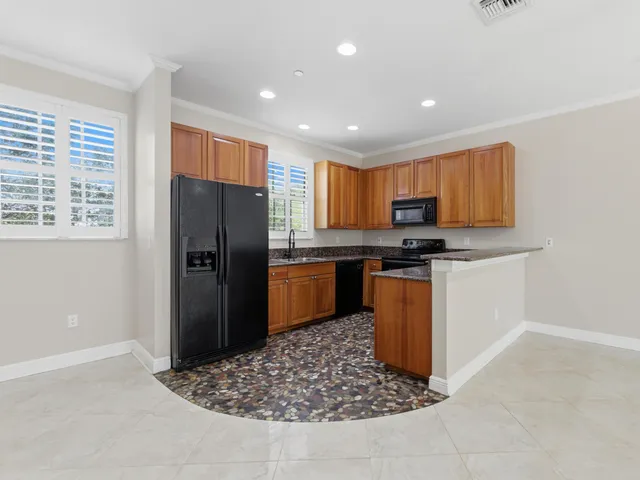 $3,100 | 2502 North Dixie Highway, Unit 15, Lake Worth Beach, FL 33460