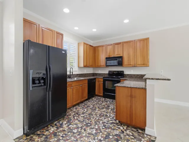 $3,100 | 2502 North Dixie Highway, Unit 15, Lake Worth Beach, FL 33460