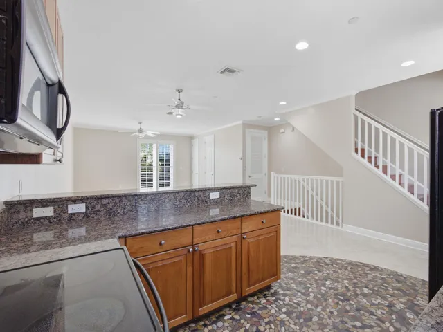 $3,100 | 2502 North Dixie Highway, Unit 15, Lake Worth Beach, FL 33460