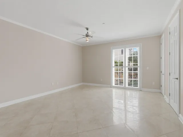 $3,100 | 2502 North Dixie Highway, Unit 15, Lake Worth Beach, FL 33460