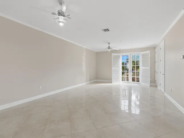 $3,100 | 2502 North Dixie Highway, Unit 15, Lake Worth Beach, FL 33460