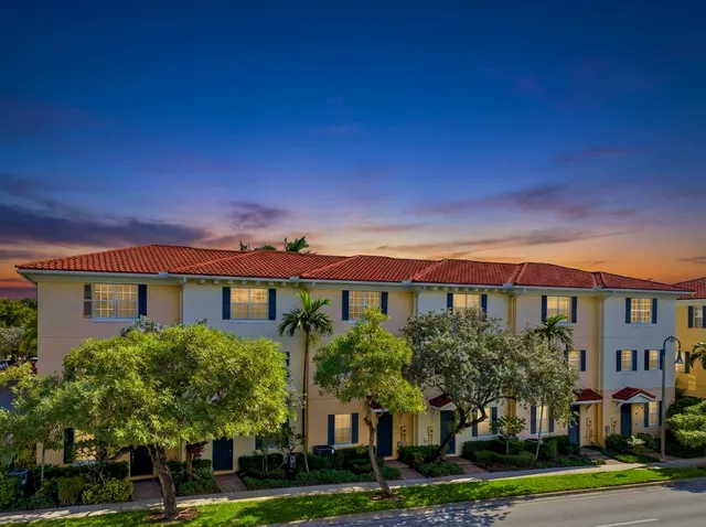 $3,100 | 2502 North Dixie Highway, Unit 15, Lake Worth Beach, FL 33460