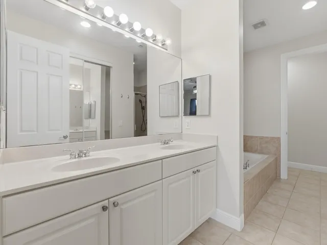 $3,100 | 2502 North Dixie Highway, Unit 15, Lake Worth Beach, FL 33460