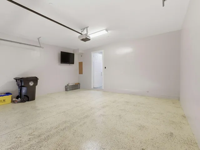 $3,100 | 2502 North Dixie Highway, Unit 15, Lake Worth Beach, FL 33460