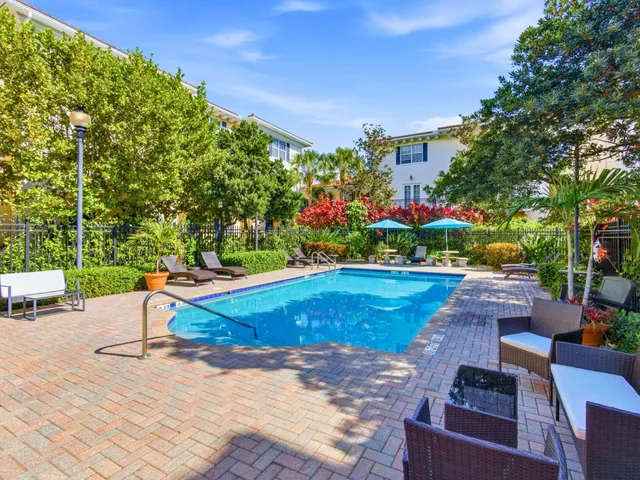 $3,100 | 2502 North Dixie Highway, Unit 15, Lake Worth Beach, FL 33460