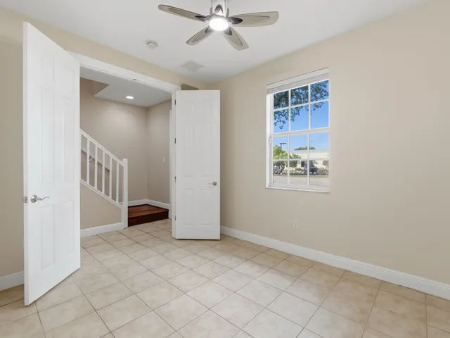 $3,100 | 2502 North Dixie Highway, Unit 15, Lake Worth Beach, FL 33460