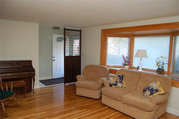 23 Knight Road Framingham, MA 01701 - Photo 8 of 19 Gallery Image 8