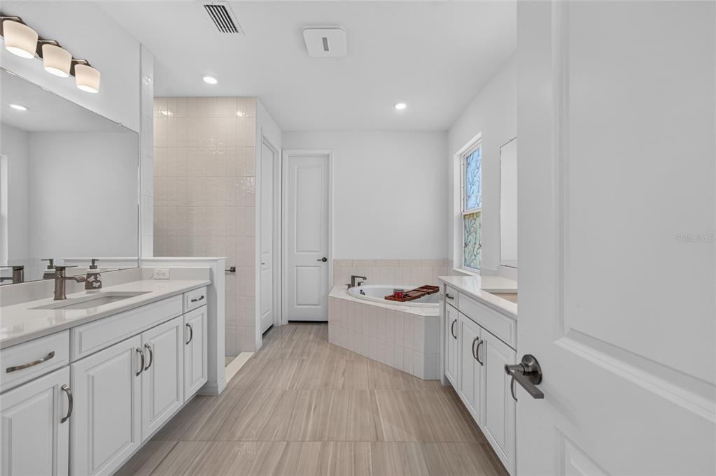 33751 Landsman Loop Wesley Chapel, FL 33543 - Photo 25 of 97