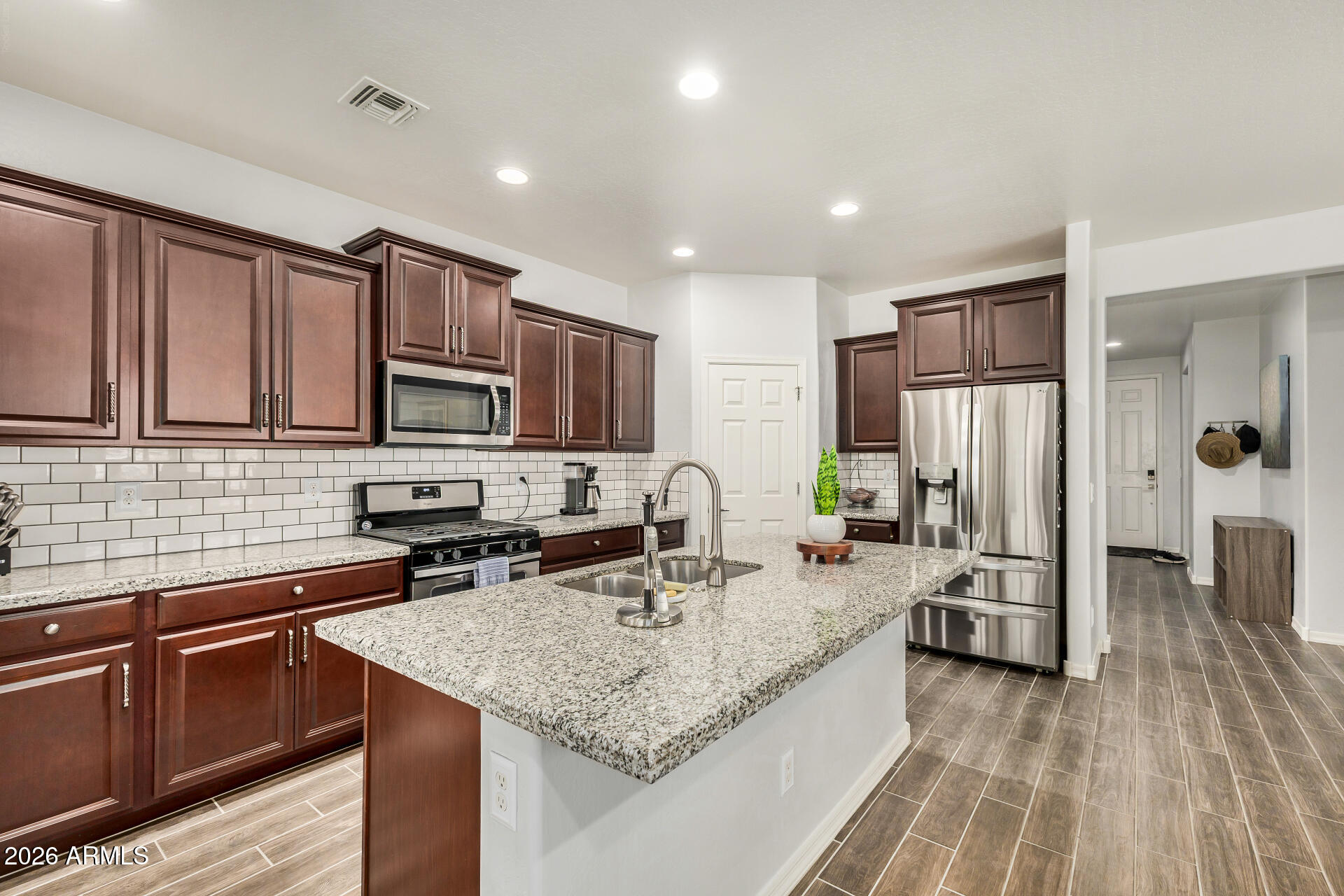 7913 South 25th Place Phoenix, AZ 85042 - Photo 7 of 32 12 - 25th