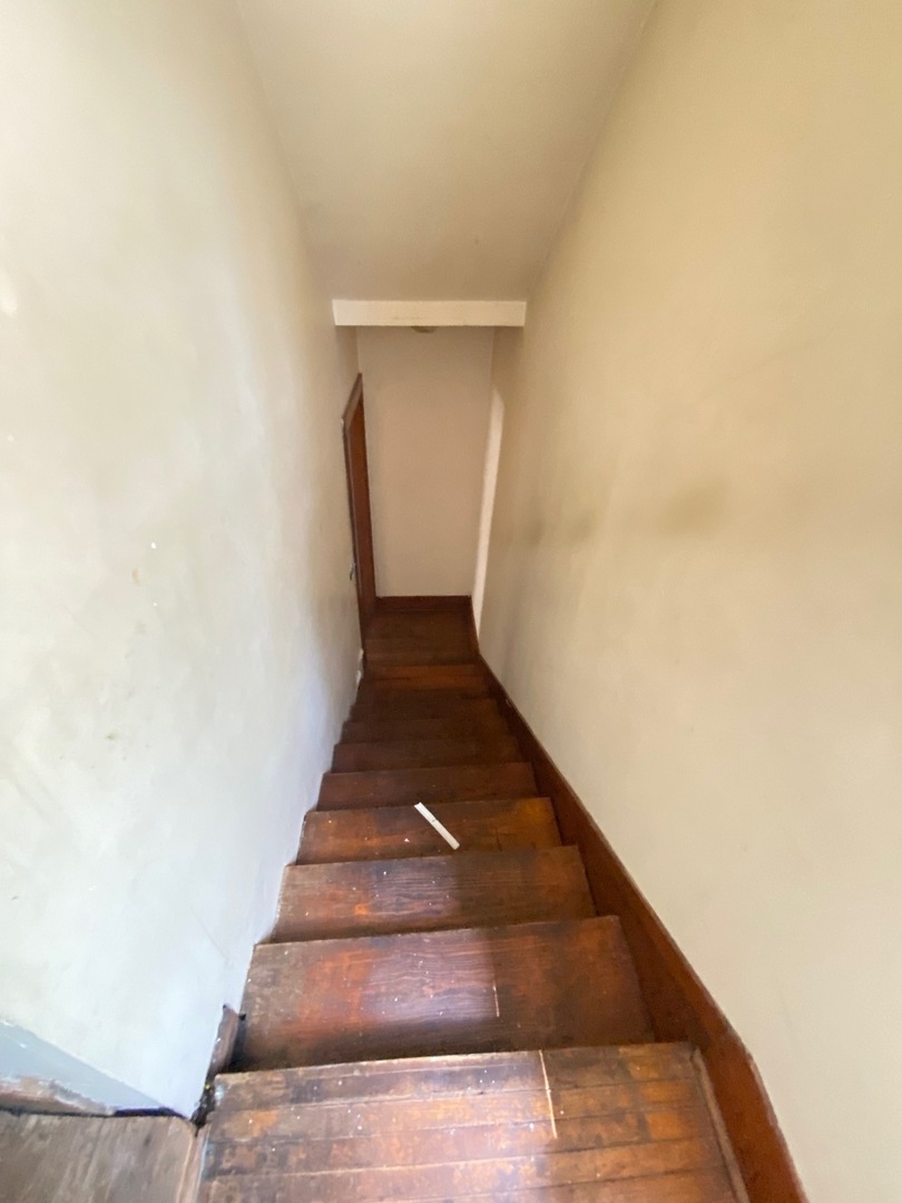 330 West Everett Street Dixon, IL 61021 - Photo 16 of 34 a view of entryway