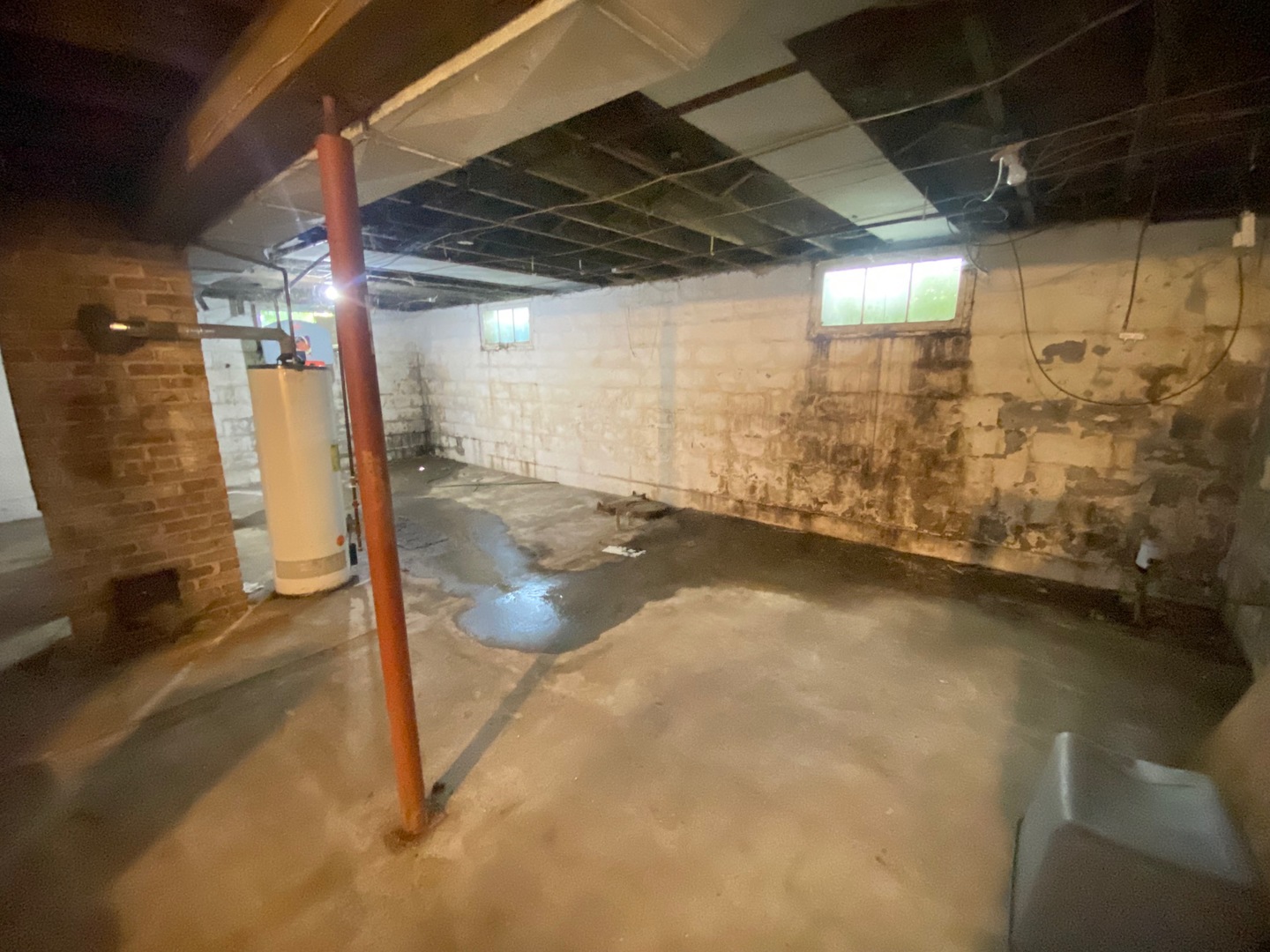 330 West Everett Street Dixon, IL 61021 - Photo 23 of 34 a view of a room with wooden floor