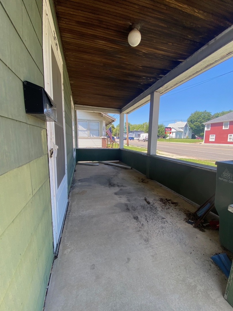 330 West Everett Street Dixon, IL 61021 - Photo 26 of 34 a view of an empty room with a fireplace