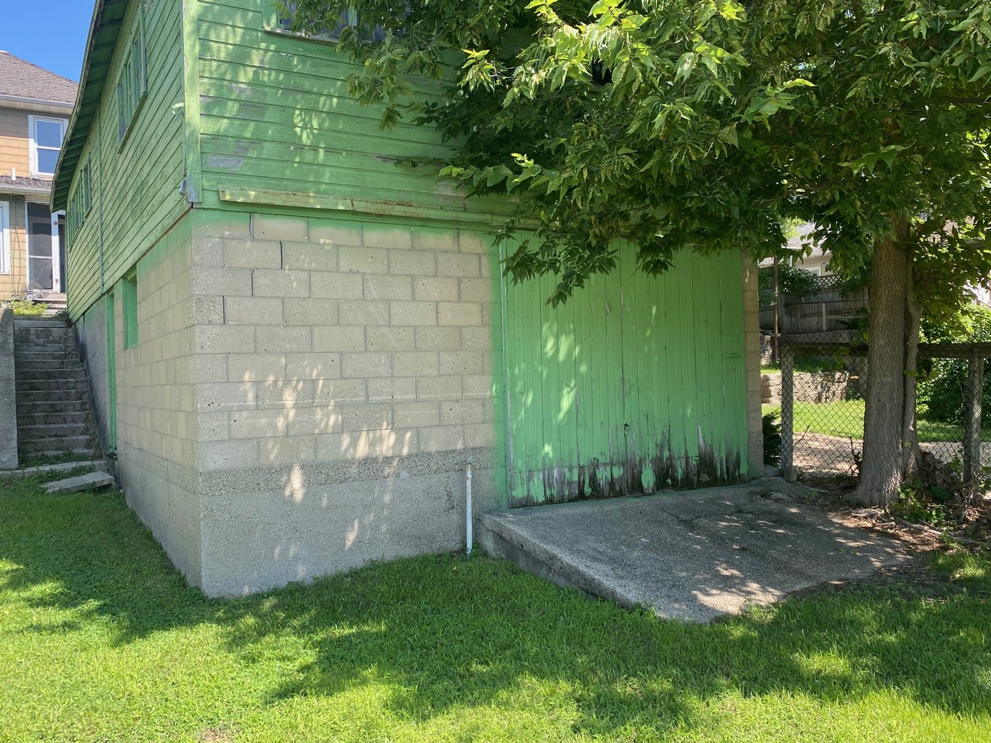 330 West Everett Street Dixon, IL 61021 - Photo 4 of 34 a view of a backyard