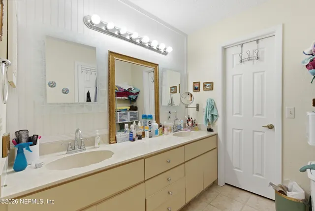 $445,000 | 7863 Southeast Lexington Avenue, Hobe Sound, FL 33455