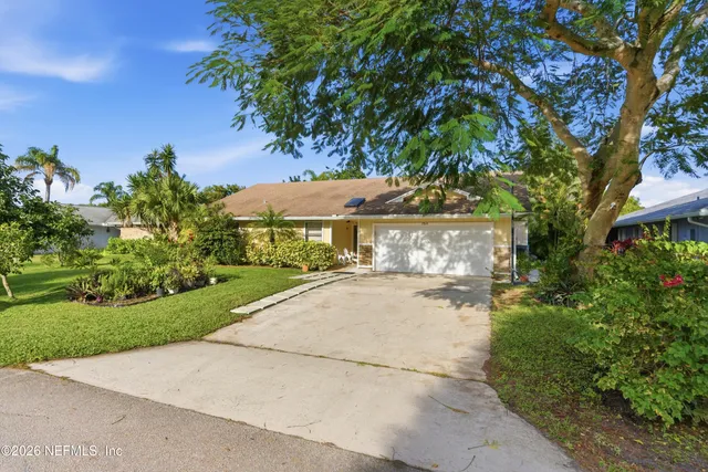 $445,000 | 7863 Southeast Lexington Avenue, Hobe Sound, FL 33455