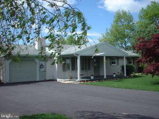 325 West Elizabethtown Road Manheim, PA 17545 - Photo 1 of 5