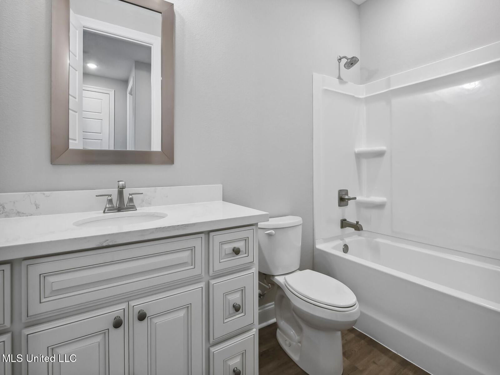 13501 Garland Road Ocean Springs, MS 39564 - Photo 18 of 19 Taylor_A214_Bath2