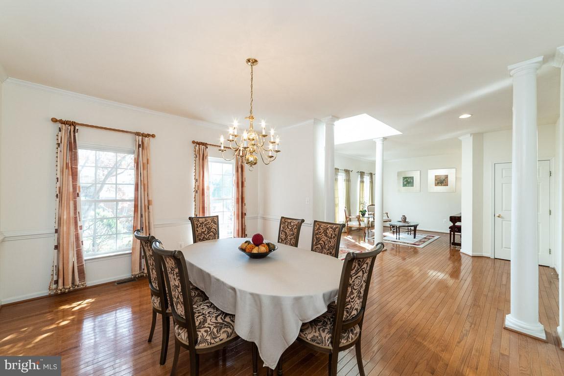 2944 Edgelea Road Vienna, VA 22181 - Photo 7 of 57