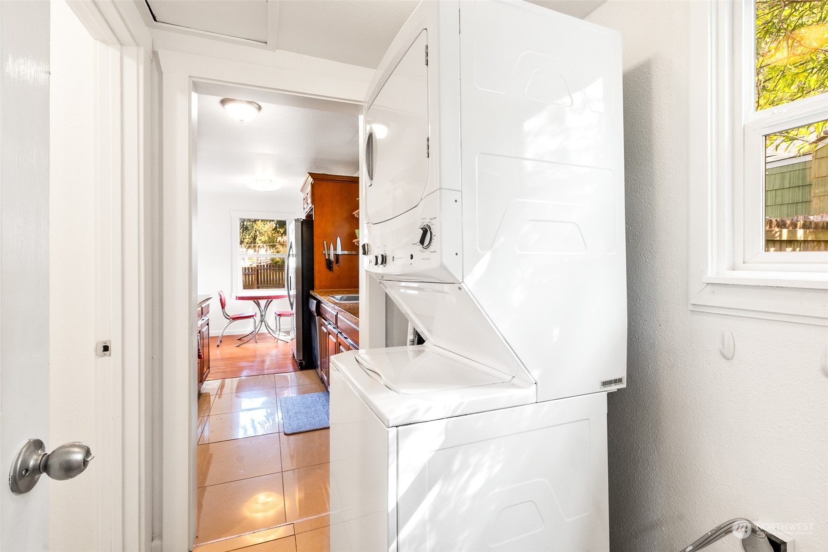 1031 Southwest 118th Street Seattle, WA 98146 - Photo 9 of 16