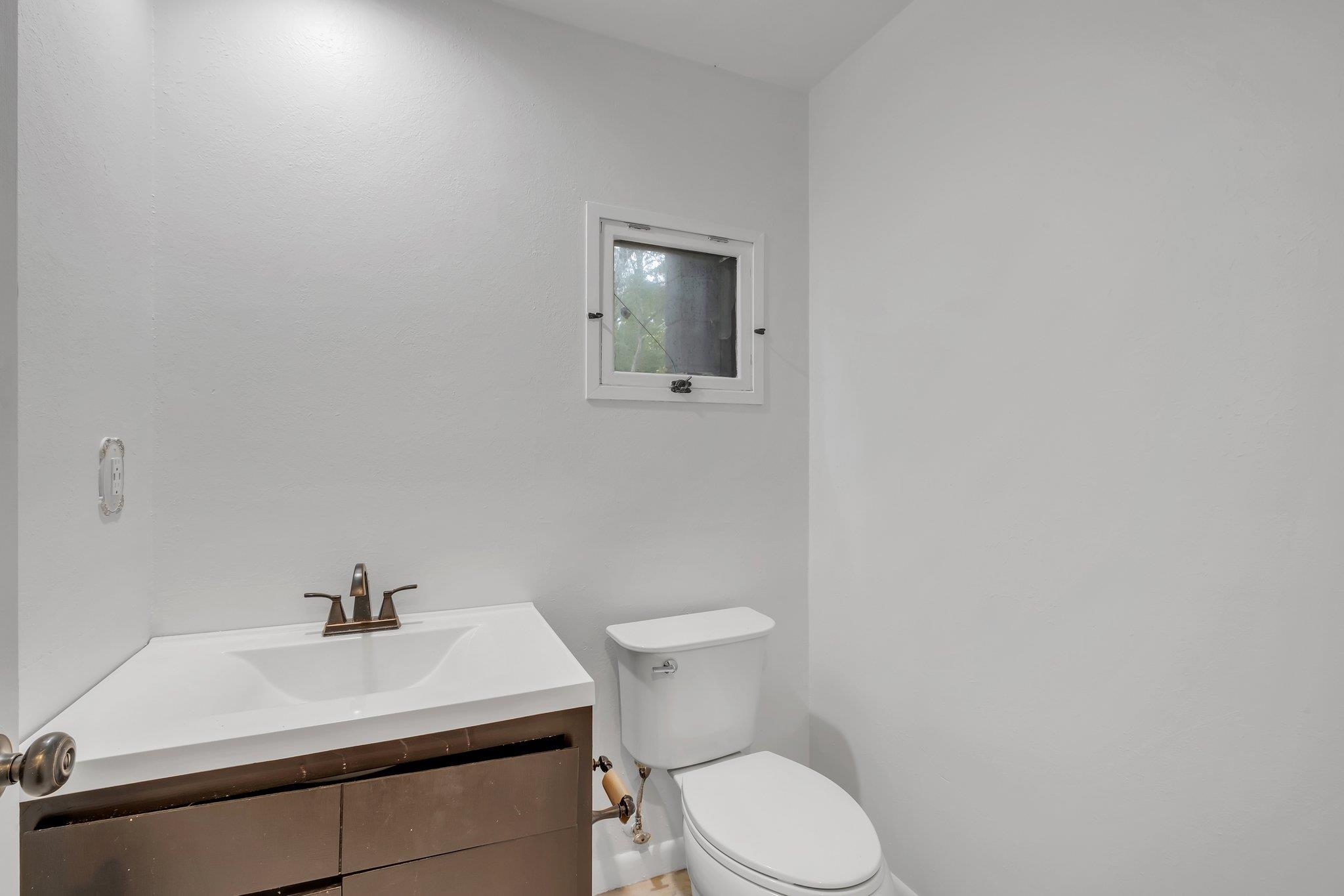 1612 Folkstone Road Tallahassee, FL 32312 - Photo 4 of 25 Gallery Image 4