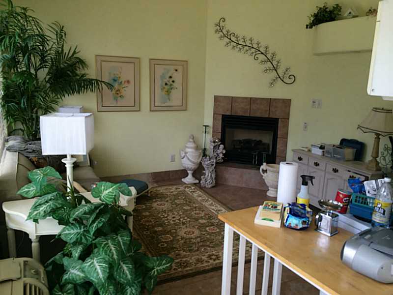 92 Winnapaug Road, Unit 1 Westerly, RI 02891 - Photo 2 of 4 Living Room.