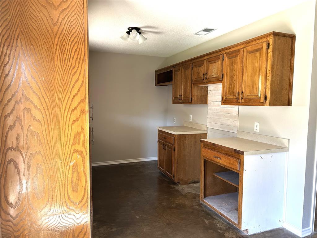1104 Meadow Drive Athens, TX 75751 - Photo 6 of 15