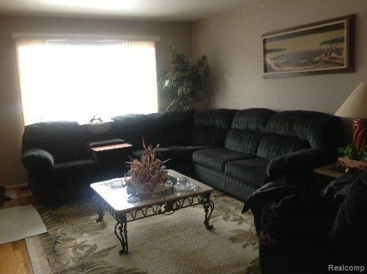 1930 Common Road Warren, MI 48092 - Photo 2 of 17 Living Room.jpg