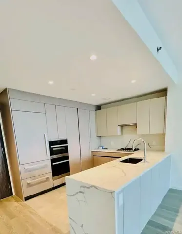 $949,000 | 133-36 37th Avenue, Unit 6F | Downtown Flushing