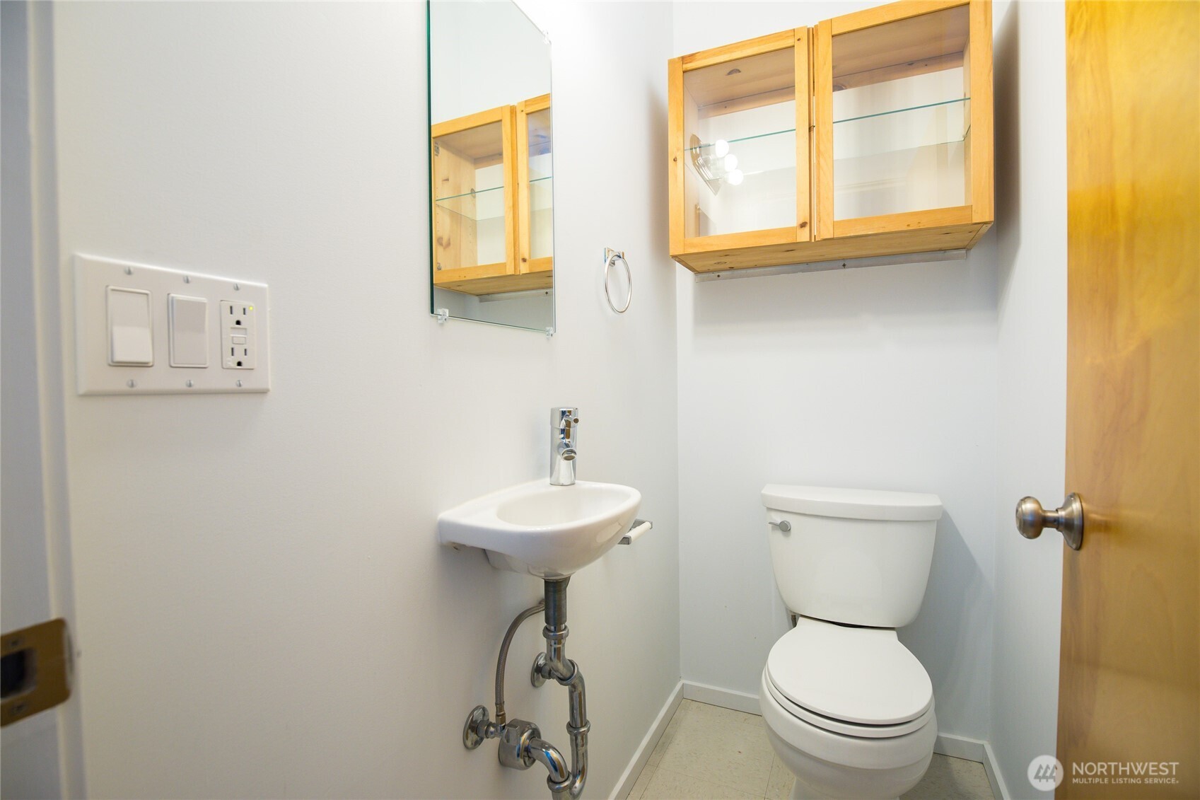 2900 18th Avenue South, Unit B Seattle, WA 98144 - Photo 8 of 10