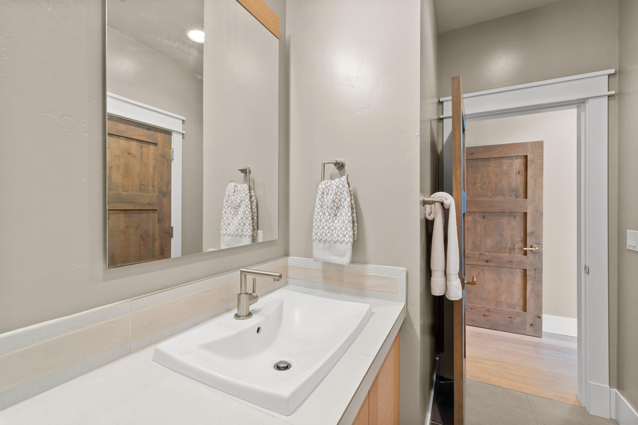 61329 Triple Knot Road Bend, OR 97702 - Photo 34 of 43 En-suite bath
