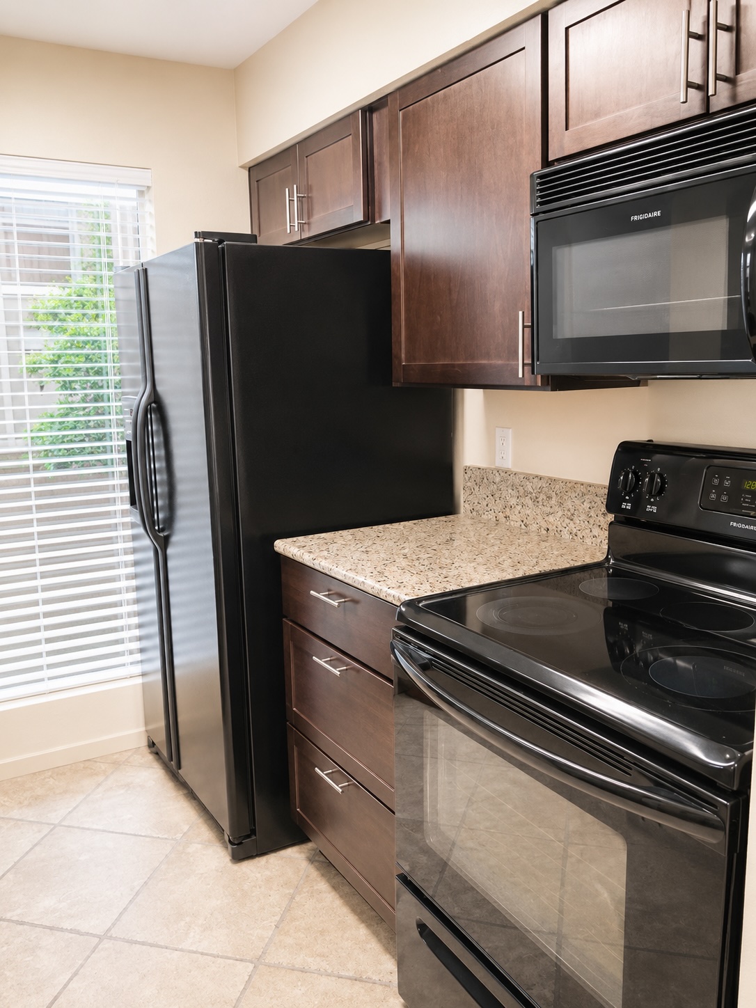 2110 Rio Grande Street, Unit 204 Austin, TX 78705 - Photo 9 of 15 All black appliances