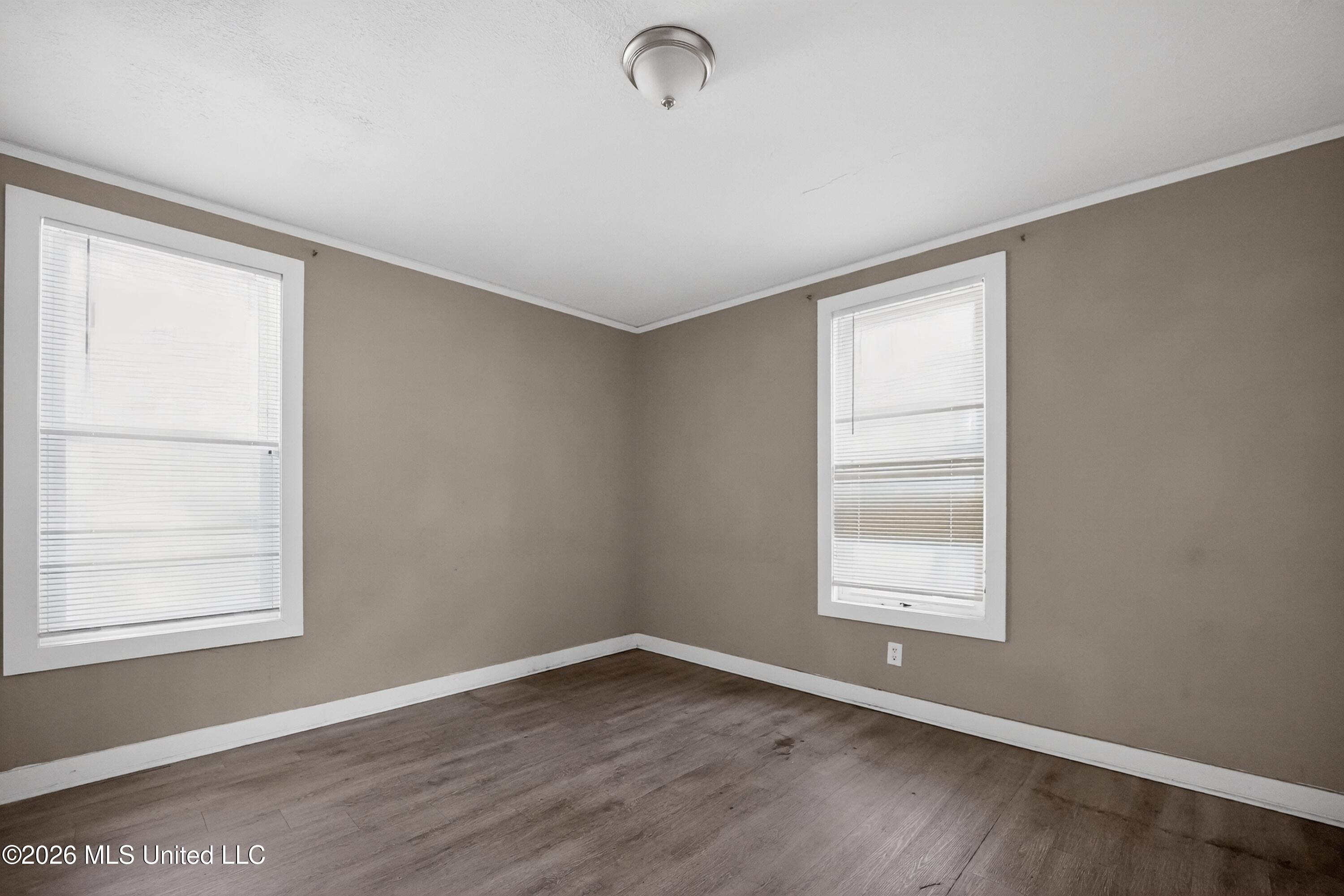 343 Broadmoor Drive Jackson, MS 39206 - Photo 14 of 40 19_343_Broadmoor_Dr-Living_room-6805