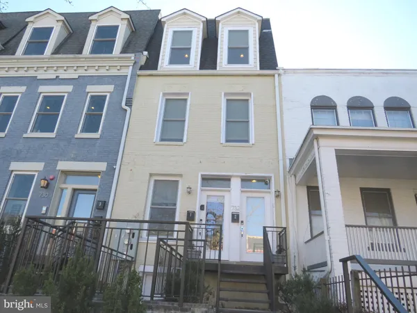 $4,250 | 732 Girard Street Northwest, Unit 2, Washington, DC 20001