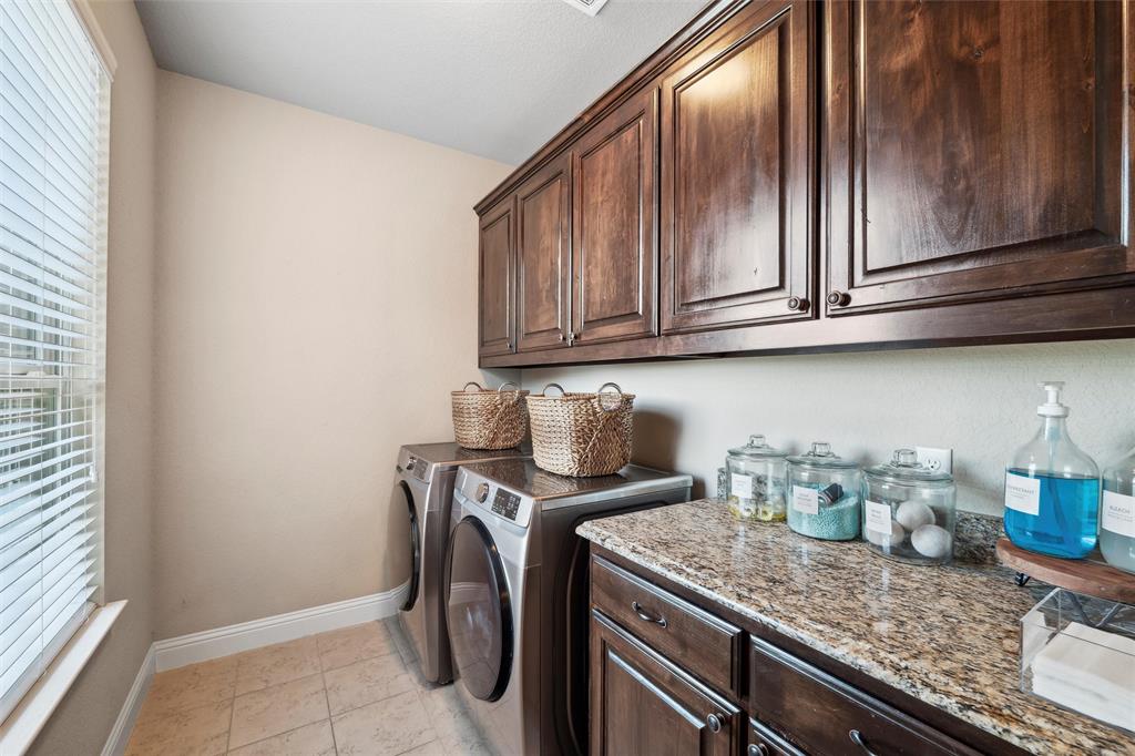 112 Shepherds Hill Road Waxahachie, TX 75165 - Photo 19 of 38 a kitchen with a sink and cabinets